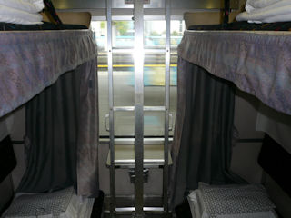 B寝台の窓(JPG-29k)