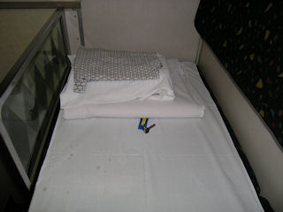 ベッド(JPG-16k)