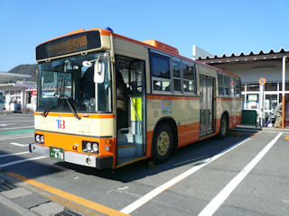 虹の郷行きのバス(JPG-39k)
