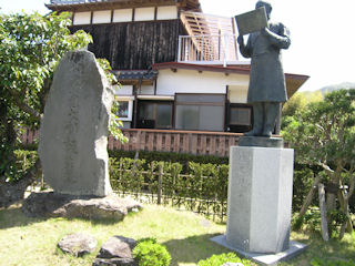 桂太郎の銅像(JPG-43k)