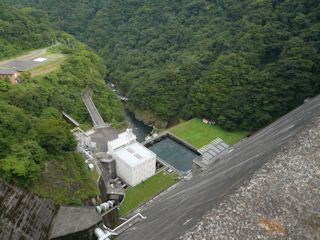 小河内ダム(JPG-34k)