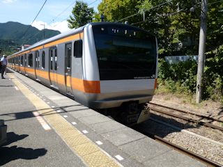 青梅線の普通列車(JPG-37k)