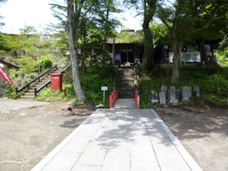 鎌原観音堂(JPG-35k)