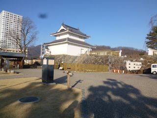 甲府城跡の櫓(JPG-28k)