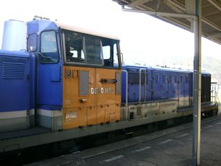 ディーゼル機関車(JPG-27k)