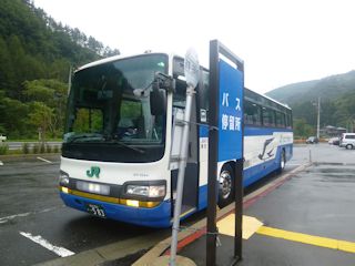 早坂高原線のバス(JPG-29k)