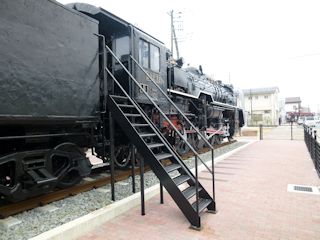 D52-72蒸気機関車(JPG-30k)