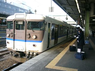 呉線の電車(JPG-35k)