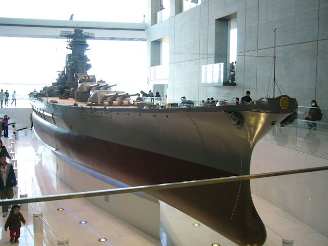 戦艦大和の大きな模型(JPG-56k)