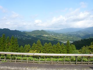 国見ヶ丘からの眺め(JPG-28k)