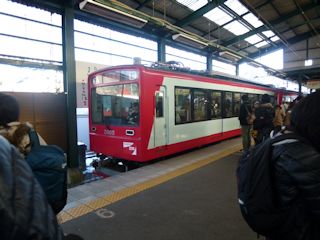 箱根登山鉄道の電車(JPG-33k)