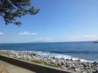 海岸沿い(JPG-26k)