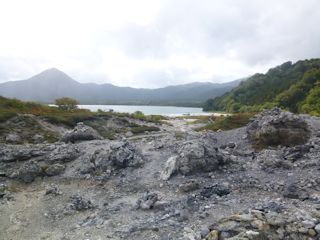宇曽利湖(JPG-29k)