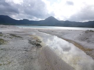宇曽利湖(JPG-25k)