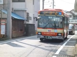 バス(JPG-36k)
