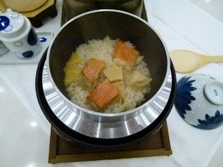 炊き込みご飯(JPG-28k)